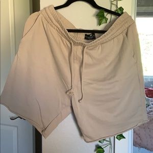 Beige Shorts with frayed edges